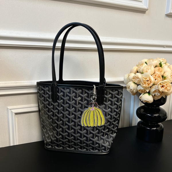 ブランドキーホルダー側面デザイン